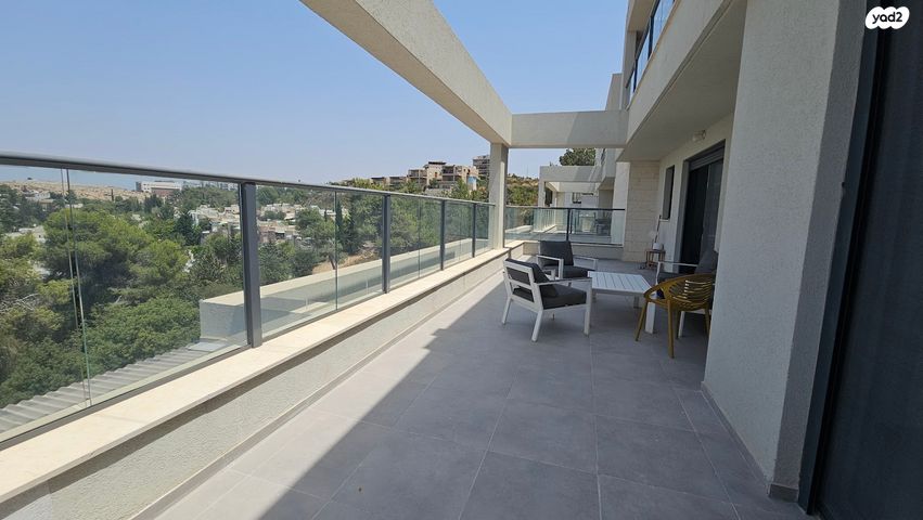 דירה, לבונה, כפר ורדים