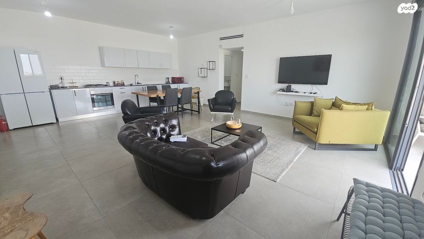 דירה, לבונה, כפר ורדים