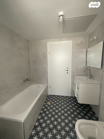 דירה, אמנון ליפקין שחק 10, נוף הטיילת, נתניה