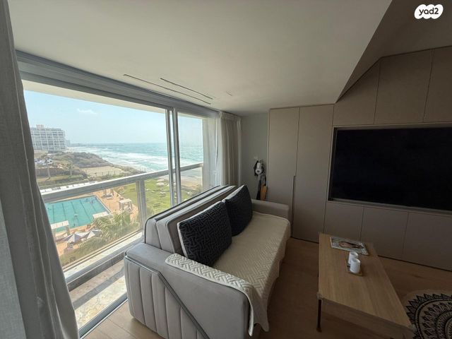 דירה, הרצליה