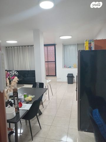 דירה, שער ציון, קרית שרת מערב, חולון