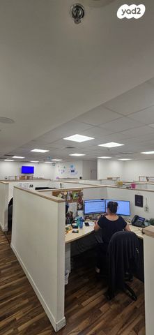 משרדים, דרך השלום 17, נשר