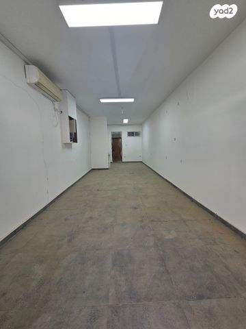 חנויות/ שטח מסחרי, מרכז מסחרי א, ערד