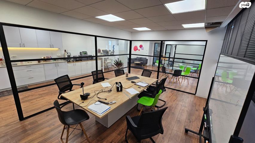 משרדים, יגאל אלון, נחלת יצחק, תל אביב יפו