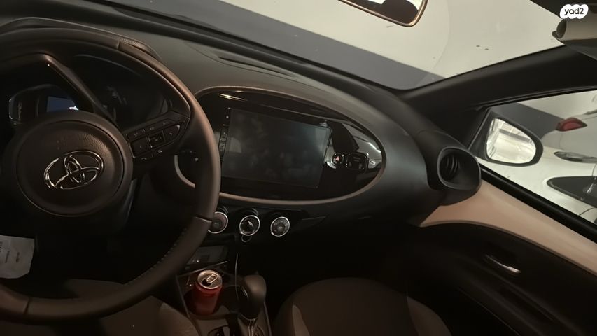 טויוטה אייגו X