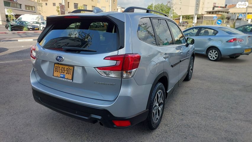 סובארו פורסטר