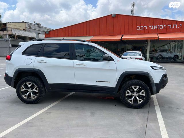 מודעת רכב ג'יפ צ'ירוקי