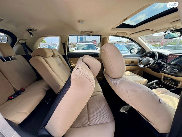 מיצובישי אאוטלנדר