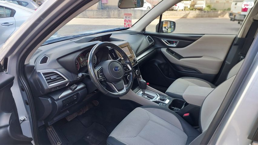 סובארו פורסטר