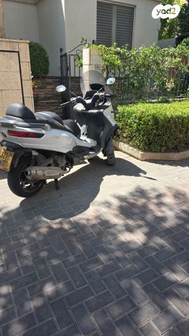 מודעת רכב פיאג'ו MP3 500