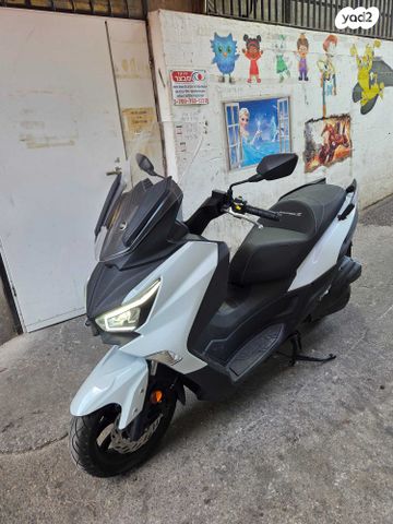 מודעת רכב סאן יאנג ג'וי-מקס 125