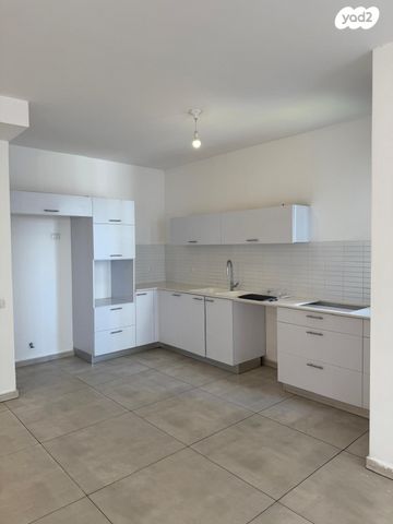 דירה, יצחק שמיר 14, רמת הדר, גבעת שמואל