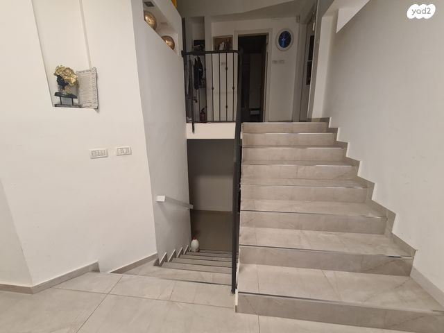 בית פרטי/ קוטג', זלמן שניאור 10, קרית בנימין, קרית אתא