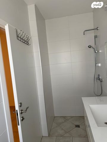 דירה, יצחק שמיר 14, רמת הדר, גבעת שמואל