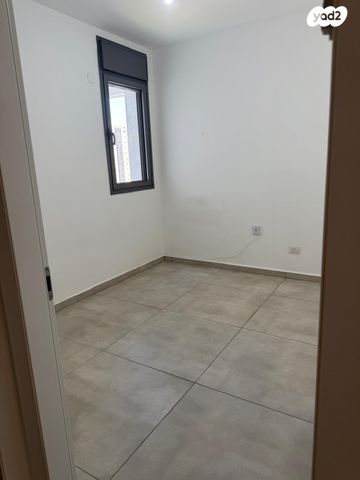 דירה, יצחק שמיר 14, רמת הדר, גבעת שמואל