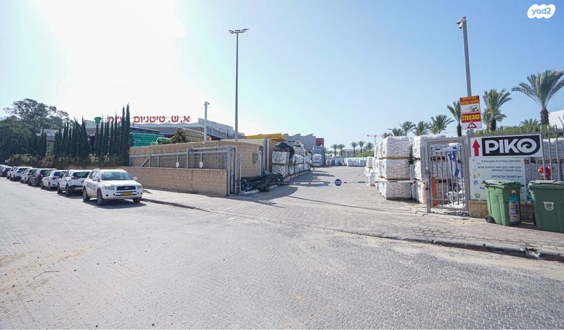 מחסנים, האקליפטוס 1, פארק תעשיות עמק חפר, פארק תעשיות עמק חפר