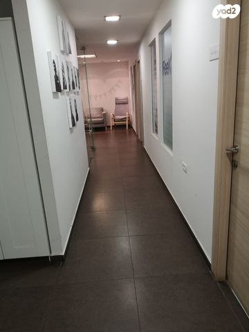 משרדים, משכית 22, אזור תעשיה, הרצליה