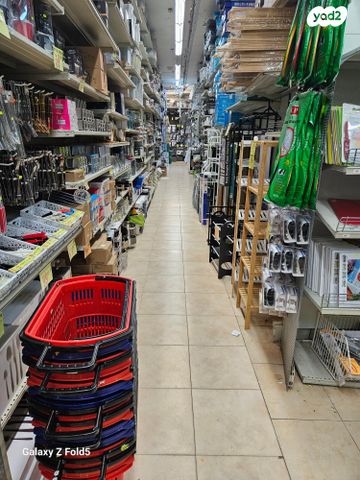 חנויות/ שטח מסחרי, אחד העם 13, א' / צפון מזרח העיר, רחובות