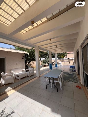 בית פרטי/ קוטג', אלונים 1, חיננית, חיננית