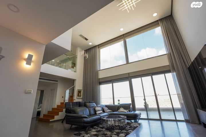 גג/ פנטהאוז, מורן, שיכון עובדים, טבריה