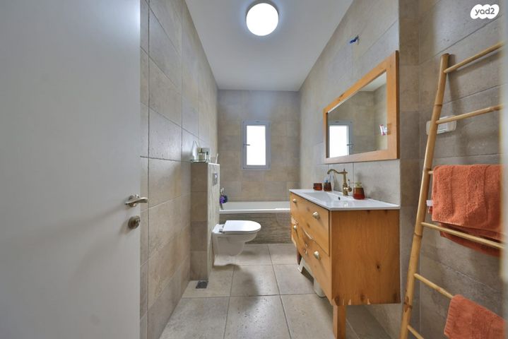 דירת גן, צפת, קרית בנימין, קרית אתא