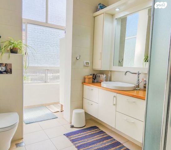 דירה, זאב ז'בוטינסקי, כרמל צרפתי, חיפה