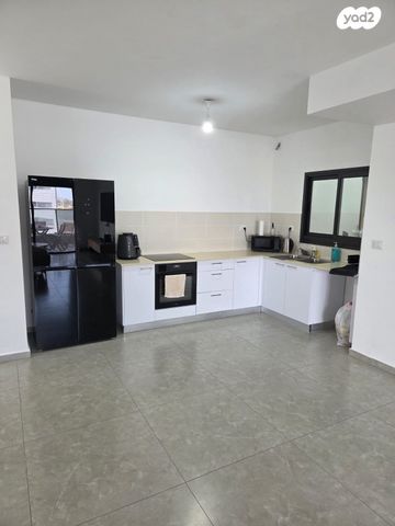 דירה, חיים לבב, יצחק שמיר, נהריה