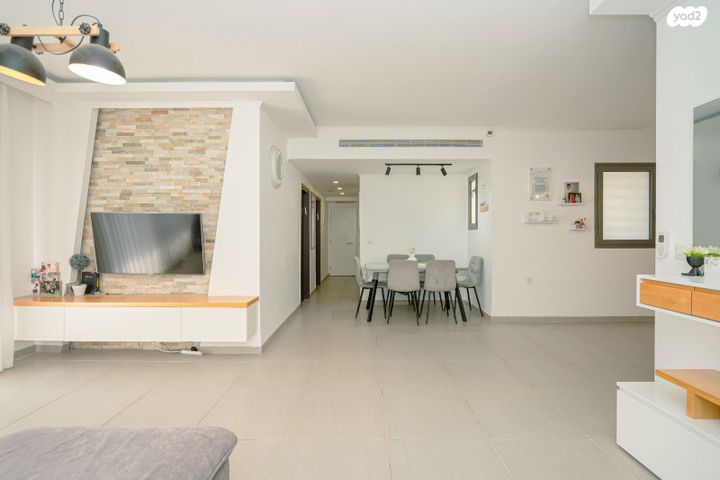 דירה, החורש, חריש