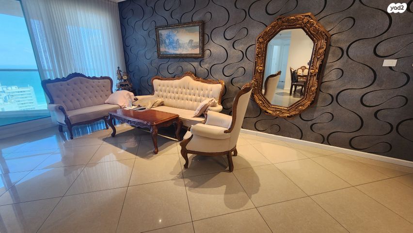 דירה, יצחק שדה, דרום מערב ותיק, בת ים