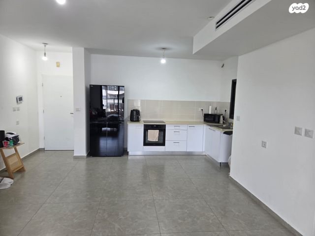 דירה, חיים לבב, יצחק שמיר, נהריה