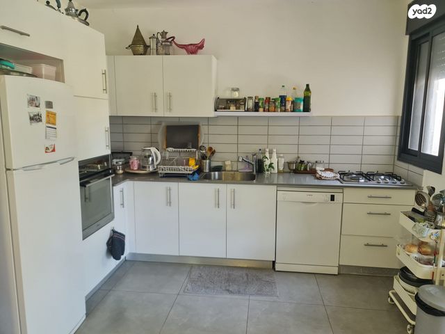 דירה, קרית שז"ר, רעננה