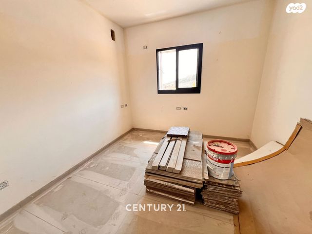 דירת גן, הרב אברהם זקן, מורדות ארנונה, ירושלים