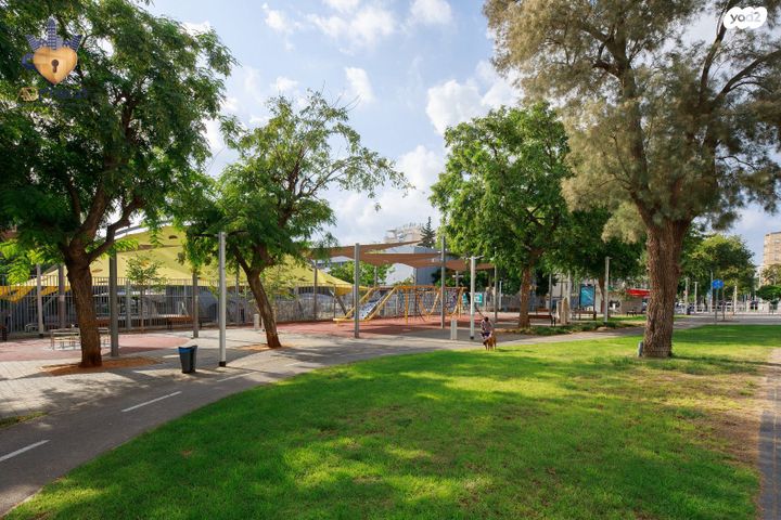 דירה, דניאל 57, לב העיר, בת ים