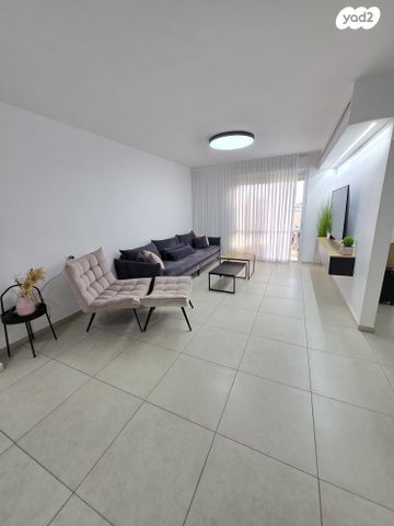 דירה, שבט יהודה 15, אחיסמך, לוד