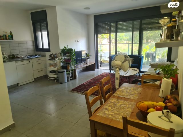 דירה, קרית שז"ר, רעננה