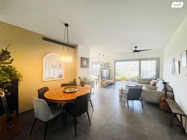 דירה, השר משה, נגבה, רמת גן