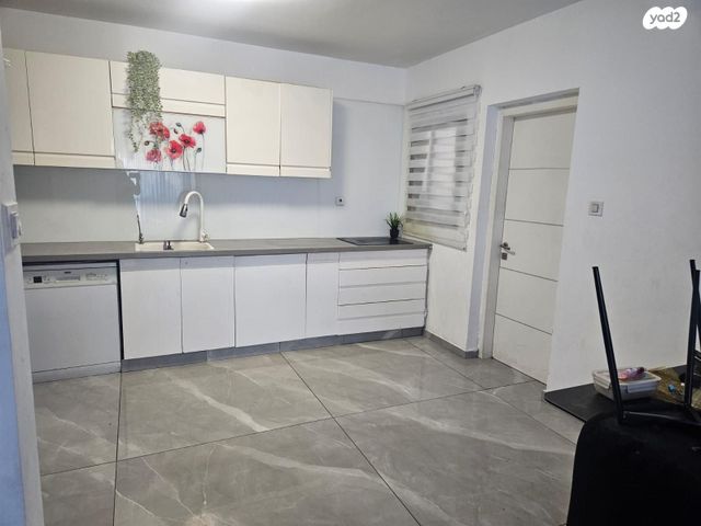 דירה, האיילון 13, גני יער, לוד