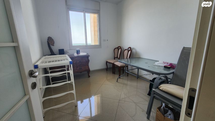 דירה, יצחק שדה, דרום מערב ותיק, בת ים