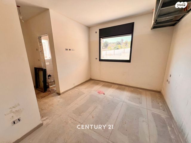 דירת גן, הרב אברהם זקן, מורדות ארנונה, ירושלים