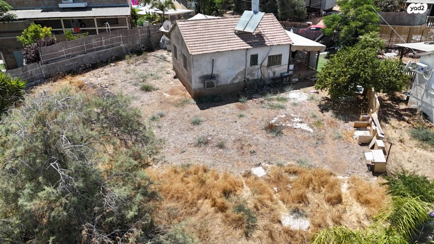 בית פרטי/ קוטג', שריגים