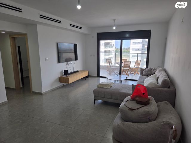 דירה, חיים לבב, יצחק שמיר, נהריה