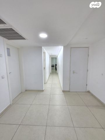 דירה, שבט יהודה 15, אחיסמך, לוד