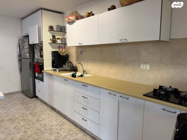 דירה, כיסופים, כפר סבא