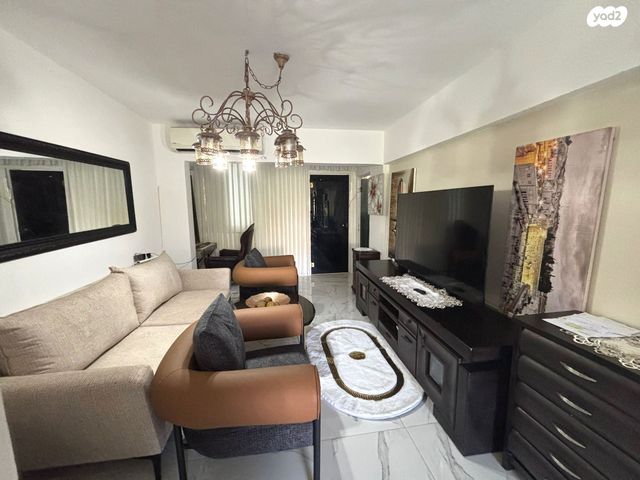 דירה, אושיות, רחובות