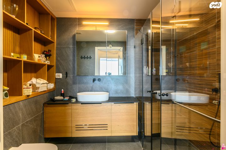 דירה, אהוד מנור, עיר ימים, נתניה