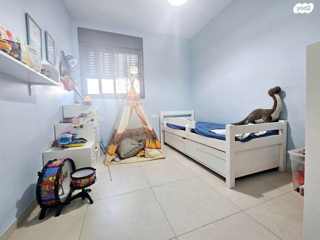 דירה, לוטם 13, הפרחים, חריש