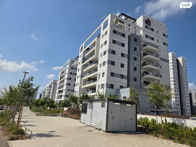 דירה, חיים לבב, יצחק שמיר, נהריה