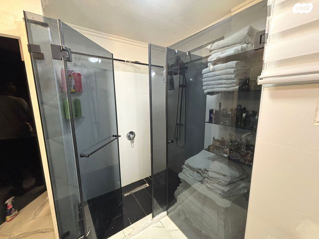 דירה, אושיות, רחובות