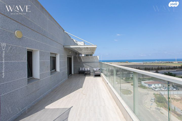 גג/ פנטהאוז, האגמית, החותרים, טירת כרמל