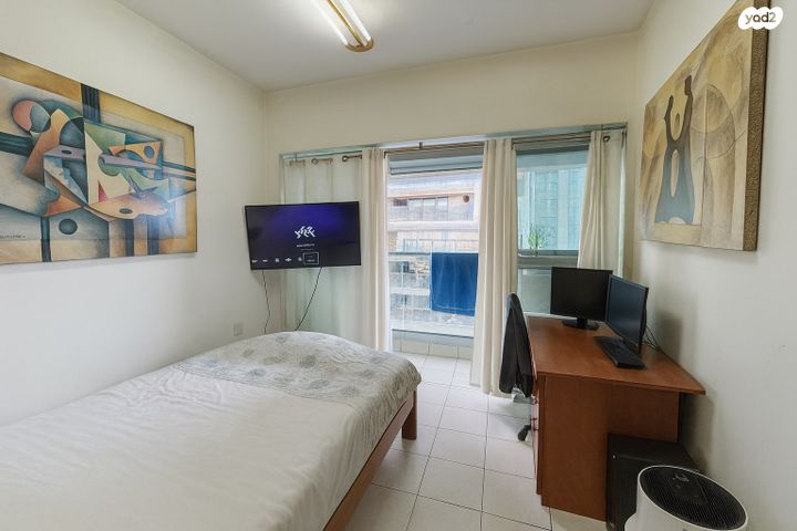 ז'בוטינסקי 50